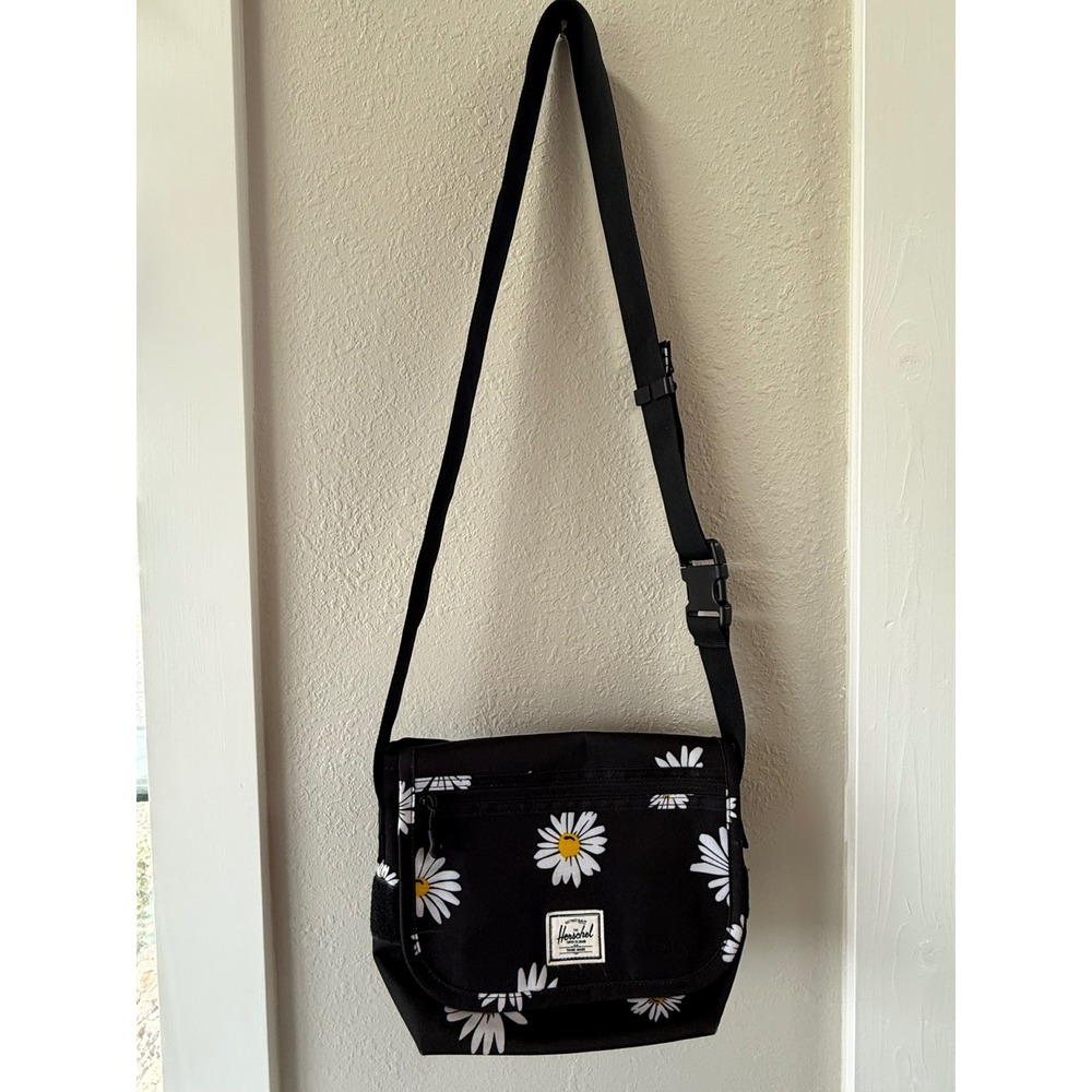 Herschel Messenger‎ Bag Daisy Floral Print Crossbody Adjustable Strap